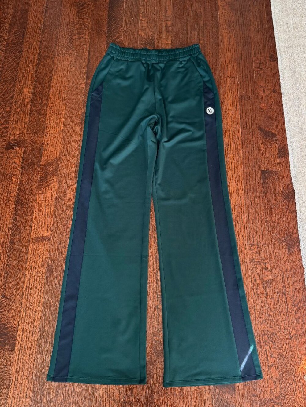 Vuori Green Navy Stripe Wide Leg Track Pants Size M